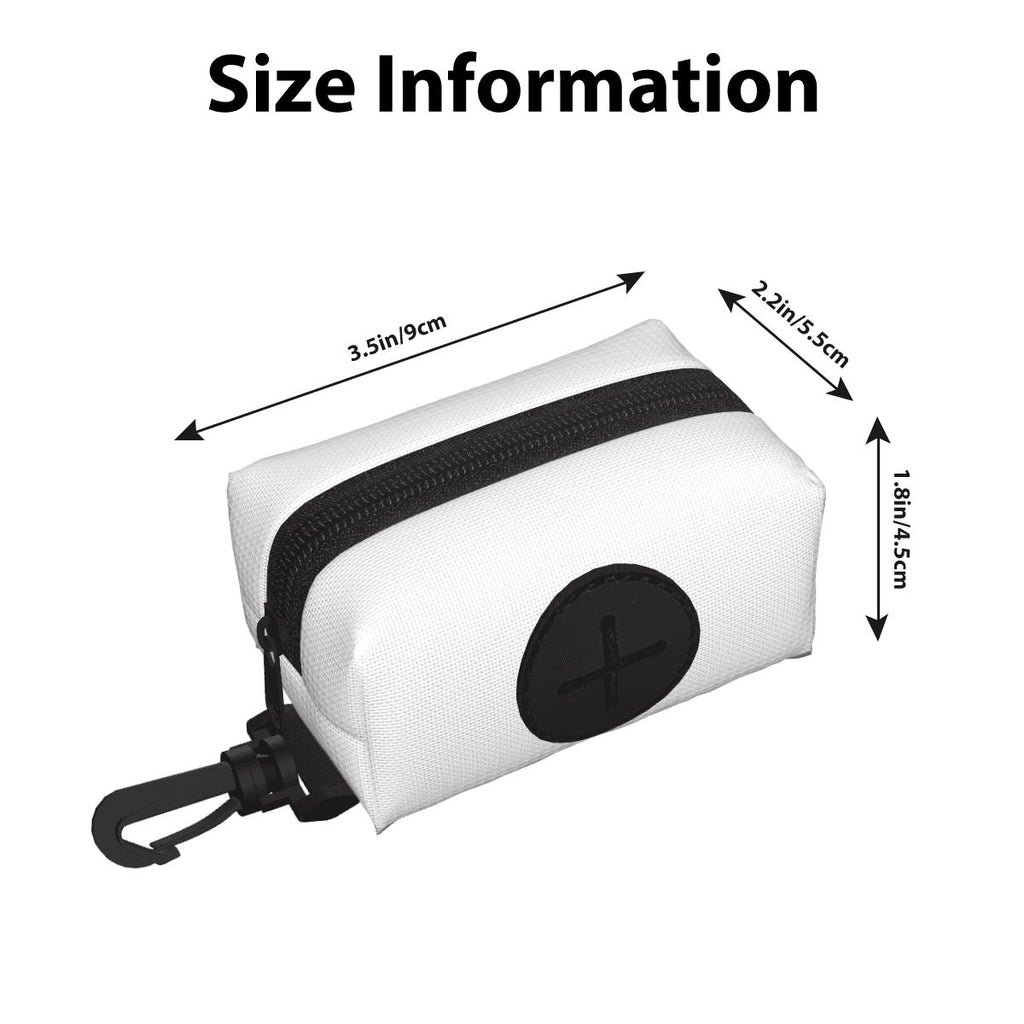 Pouch clipped to a dog leash with durable zipper, 360° swivel hook and polyester fabric details