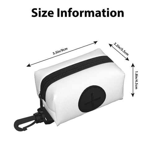 Pouch clipped to a dog leash with durable zipper, 360° swivel hook and polyester fabric details